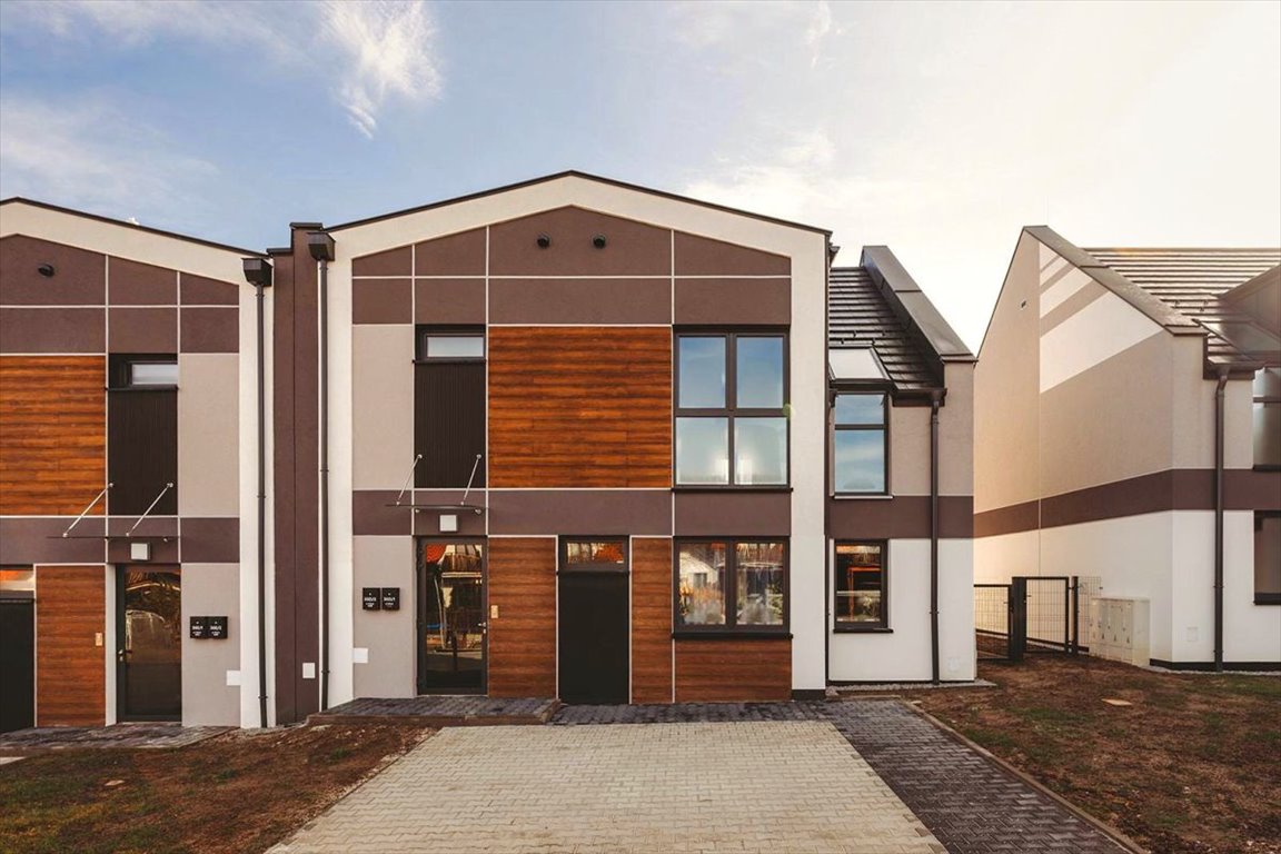 Mieszkanie czteropokojowe  na sprzedaż Rząska, Półkole  69m2 Foto 1