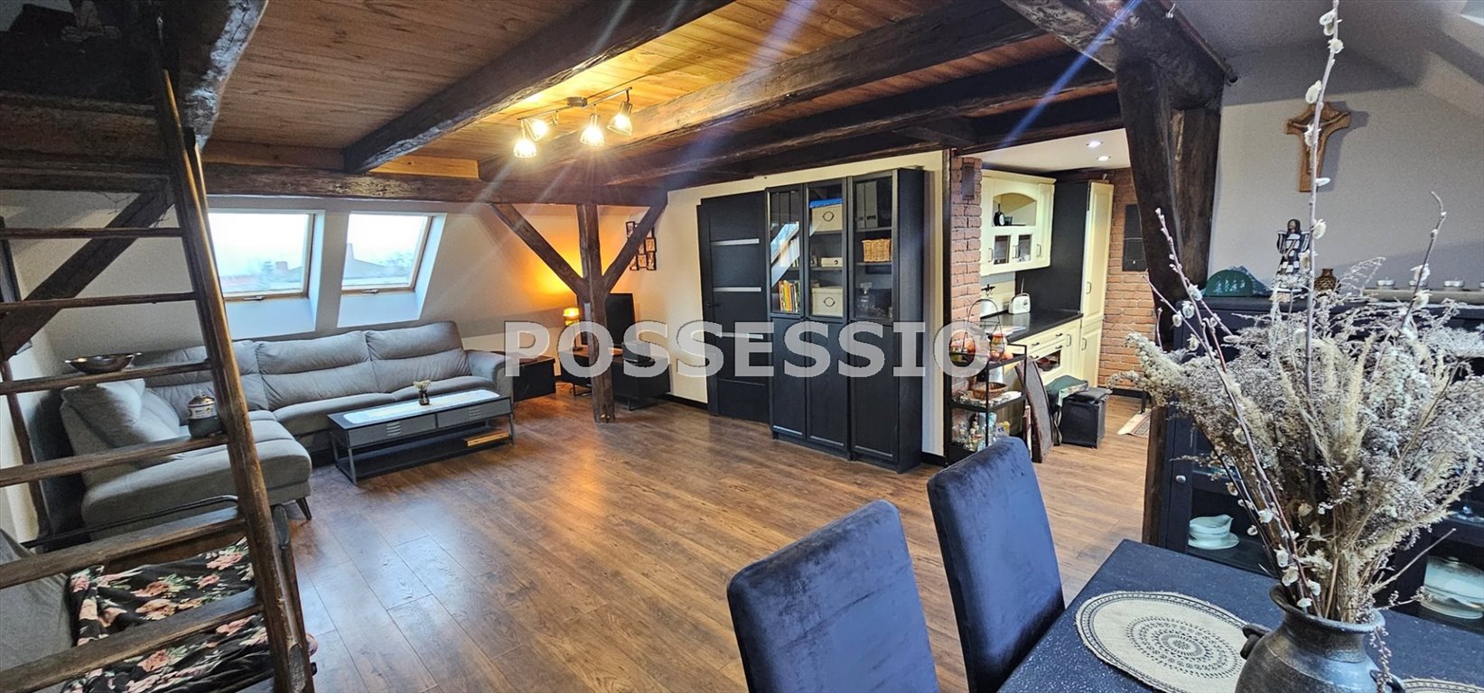 Mieszkanie trzypokojowe na sprzedaż Strzegom  75m2 Foto 1