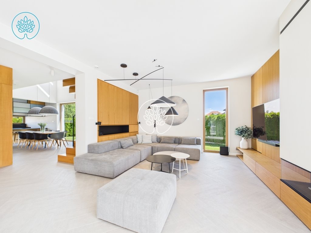 Dom na sprzedaż Niemcz  259m2 Foto 1