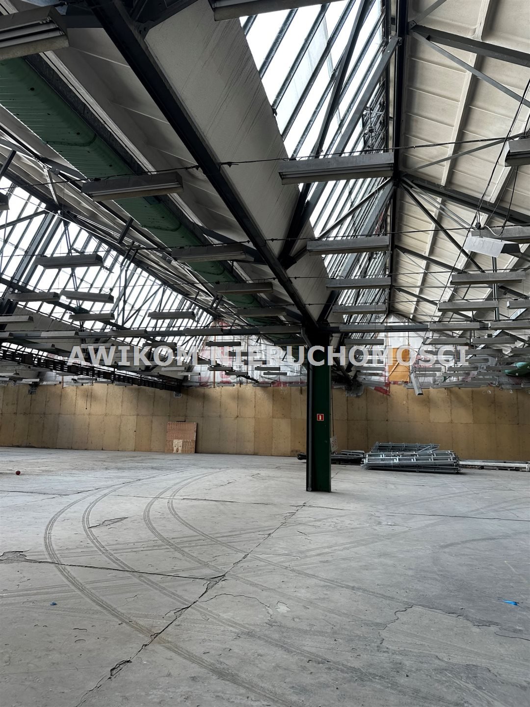 Hala 2300 m² z biurami i socjalami w Błoniu Błonie  2 300m2 Foto 1