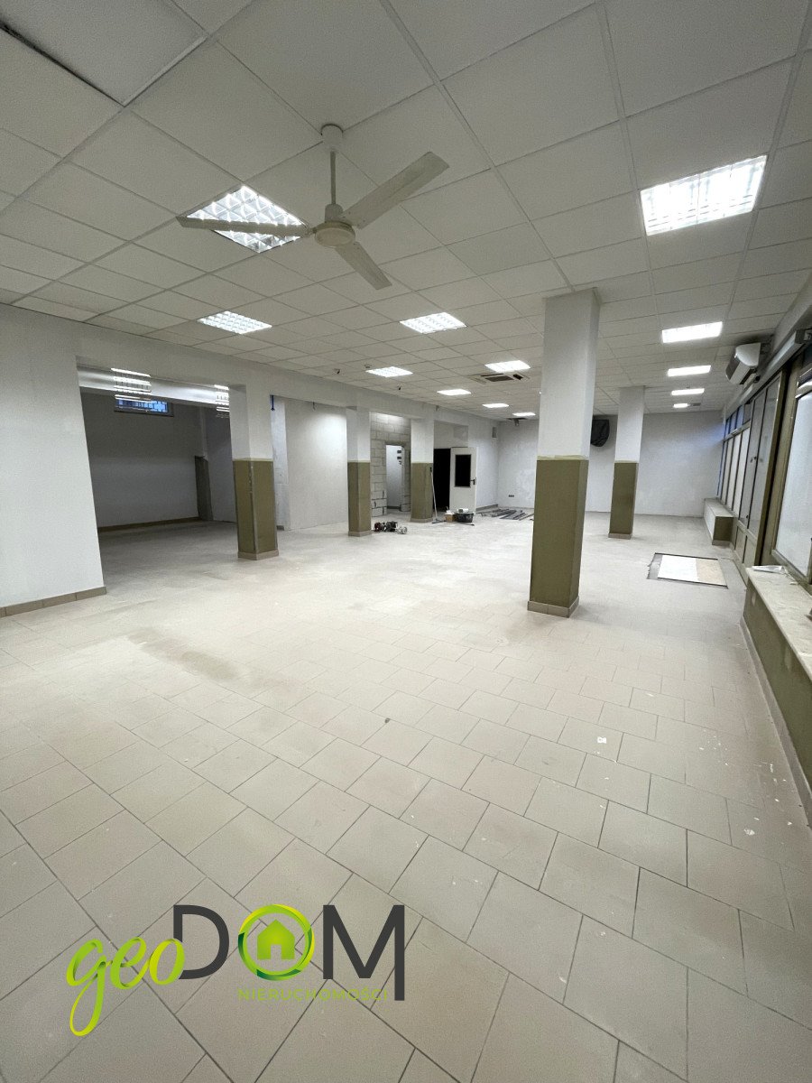 Wynajem lokalu 174 m² z witrynami, gotowy od zaraz Chełm, al. Marszałka Józefa Piłsudskiego  173m2 Foto 1