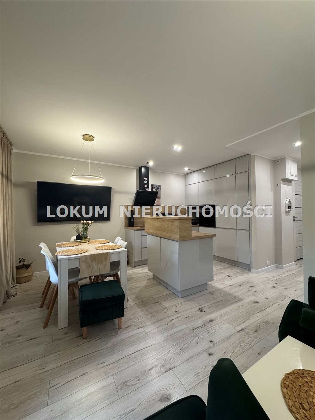 Przestronne 4-pokojowe mieszkanie z balkonem i nowoczesnym remontem Jastrzębie-Zdrój, Osiedle Chrobrego, Kusocińskiego  64m2 Foto 1