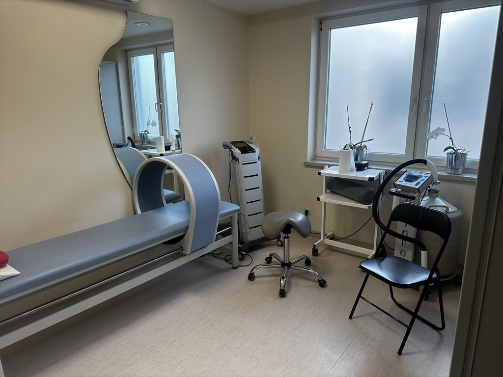 Wynajmę lokal 17 m² pod gabinet medyczny lub usługowy Toruń, Na Skarpie  16m2 Foto 1