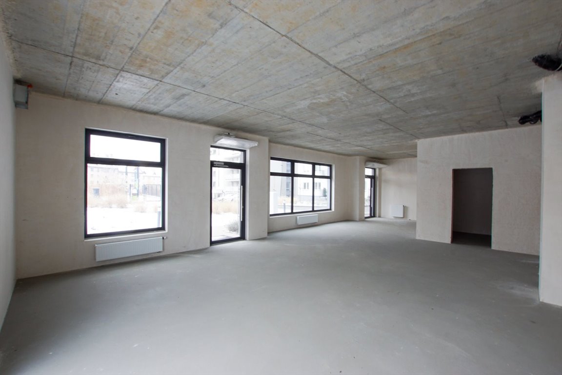 Lokal usługowy 83,49 m² z dużymi witrynami i parkingiem Kraków, Podgórze Duchackie, Kurdwanów, Turniejowa  83m2 Foto 1