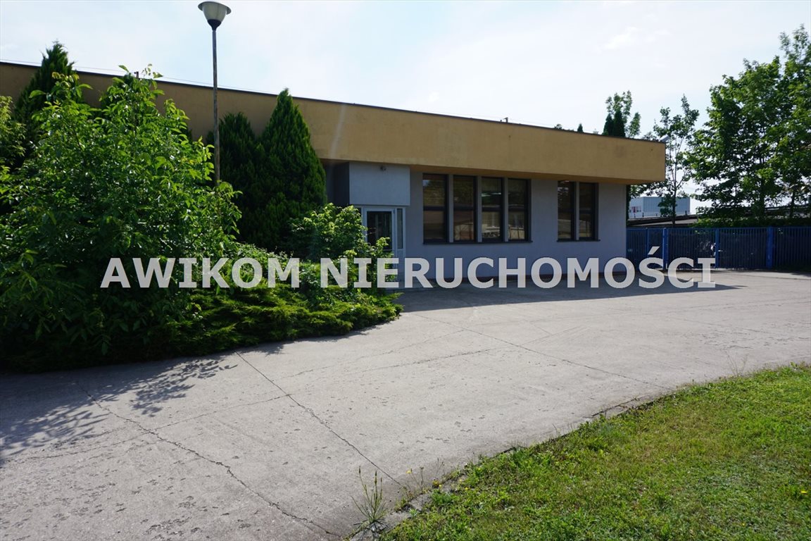 Sprzedam budynek biurowo-magazynowy 530 m² z placem i parkingiem Skierniewice  530m2 Foto 1