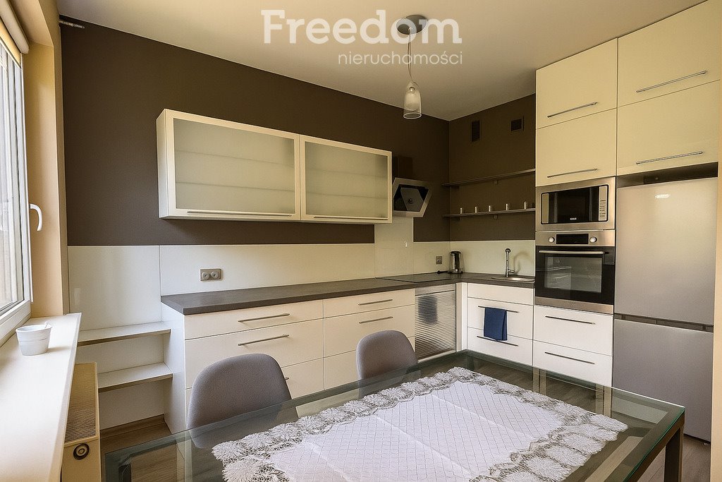 Mieszkanie dwupokojowe na wynajem Częstochowa, Mazowiecka  60m2 Foto 1