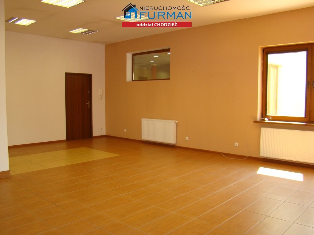 Na wynajem przestronny lokal usługowy 52 m² w centrum Chodzieży Chodzież  52m2 Foto 1