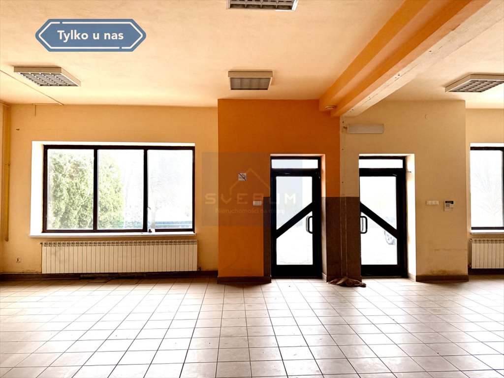 Lokal użytkowy 127 m2 z witrynami, parkingiem i możliwością podziału Stary Cykarzew  127m2 Foto 1
