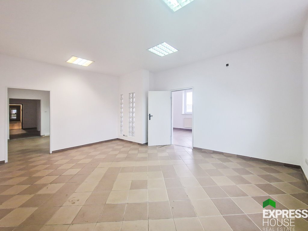 Przestronny lokal biurowy 96 m² z ochroną i parkingiem Częstochowa, Krótka  96m2 Foto 1