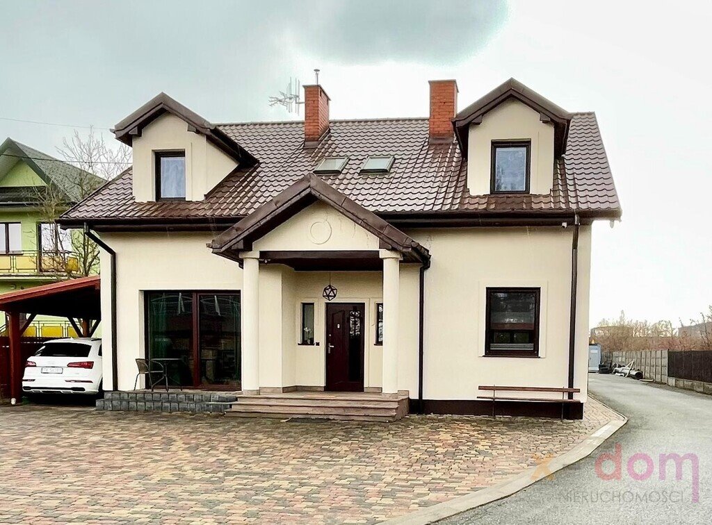 Dom z biurami i garażami, 166 m², Kielce Kielce, Batalionów Chłopskich  165m2 Foto 1