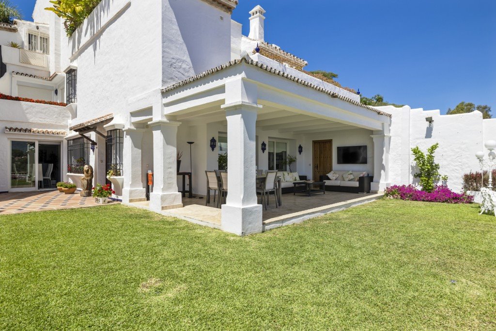 Dom na sprzedaż Hiszpania, Nueva Andalucía, Marbella, Nueva Andalucía  213m2 Foto 1