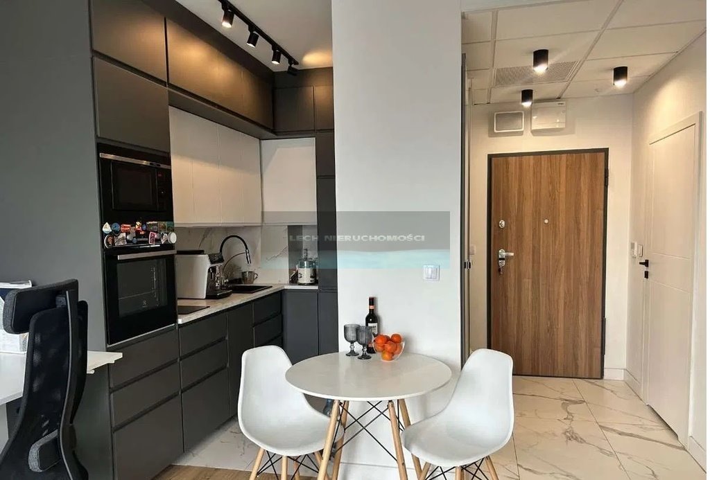 Do sprzedania 2-pokojowe mieszkanie 32 m² na Woli z loggią Warszawa, Wola, Aleja Prymasa Tysiąclecia  32m2 Foto 1