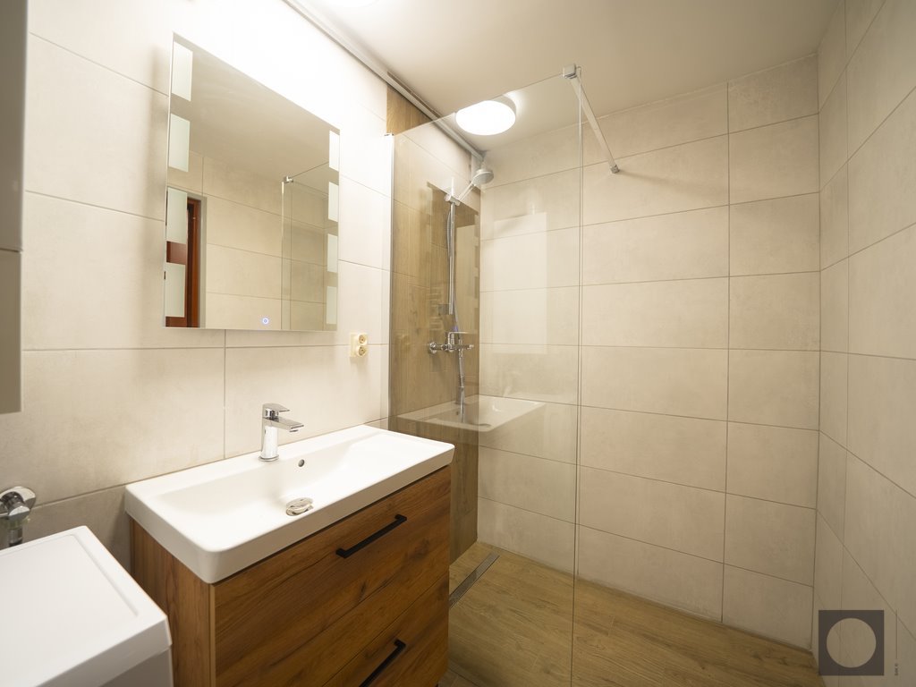 Wynajem 70 m2 z pełnym wyposażeniem i prywatnym wejściem Bytom  70m2 Foto 1