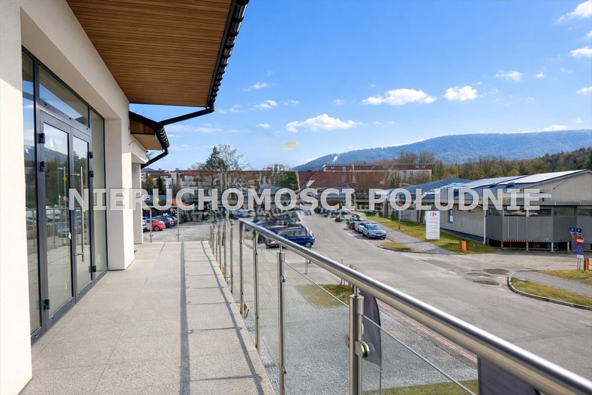 Lokal usługowy 54 m2 w centrum Ustronia z dużymi witrynami Ustroń  54m2 Foto 1