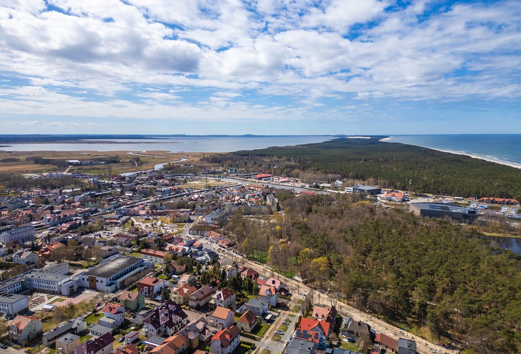 Inwestycyjny obiekt nad morzem – pokoje i lokale usługowe Łeba  300m2 Foto 1