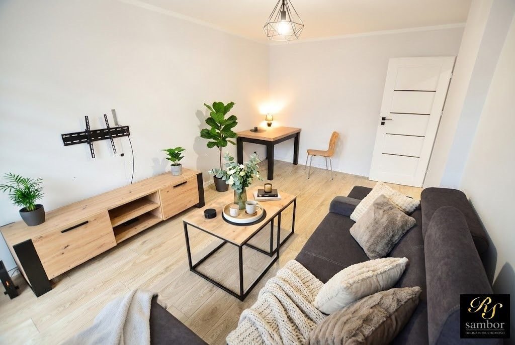 Mieszkanie dwupokojowe na wynajem Żywiec, Osiedle Parkowe  47m2 Foto 1