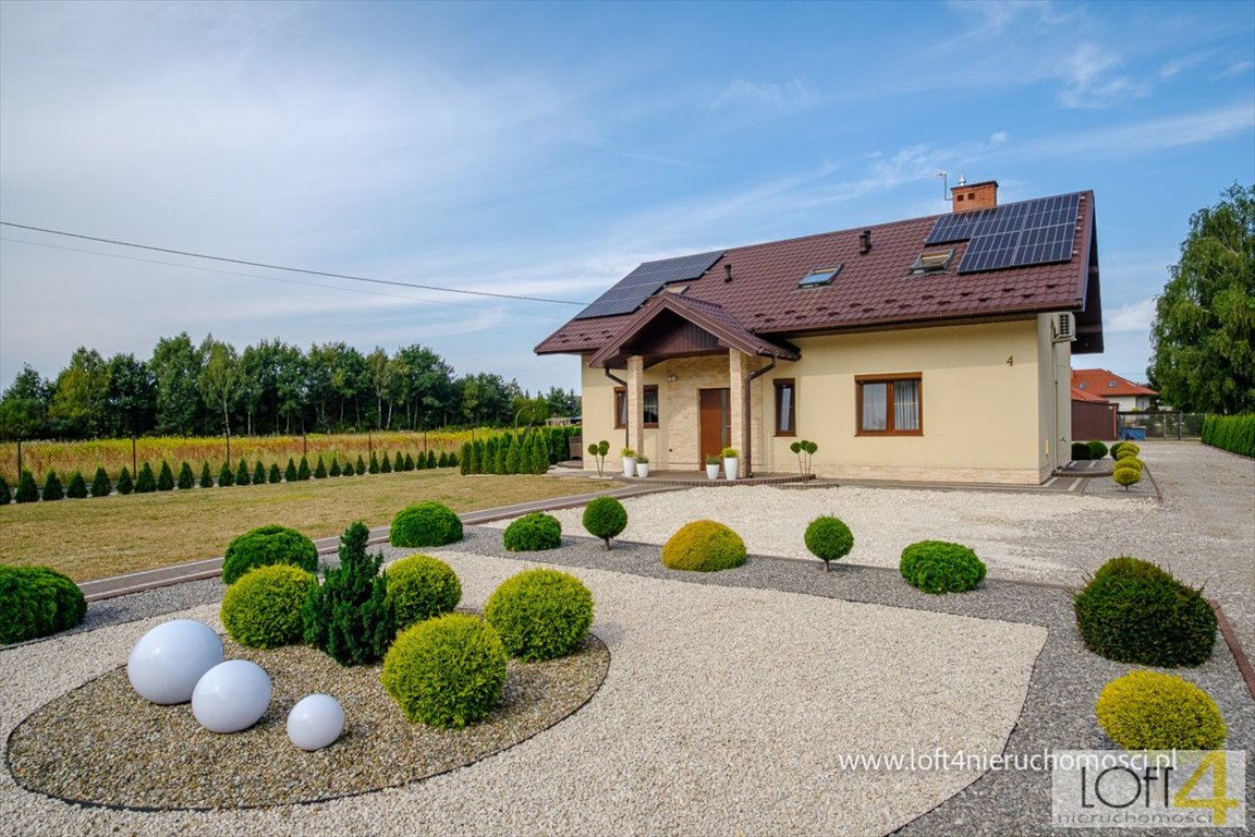 Przestronny dom z fotowoltaiką i dużą działką 28 arów Żdżary  155m2 Foto 1