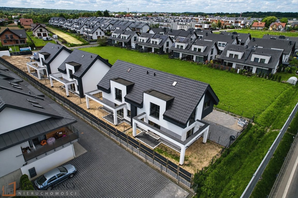 Nowoczesny dom bliźniak 154 m2 z tarasem i garażem Zielonki  154m2 Foto 1