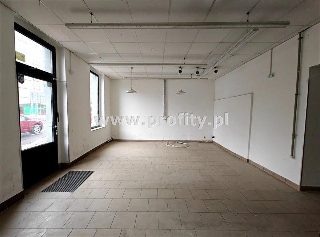 Lokal użytkowy na wynajem Katowice, Brynów  70m2 Foto 1