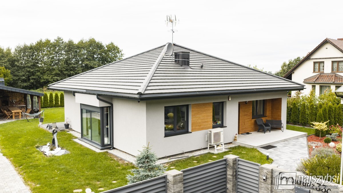 Polecam nowoczesny dom 146 m² z basenem i garażem w Trzebieradzu Trzebieradz  146m2 Foto 1