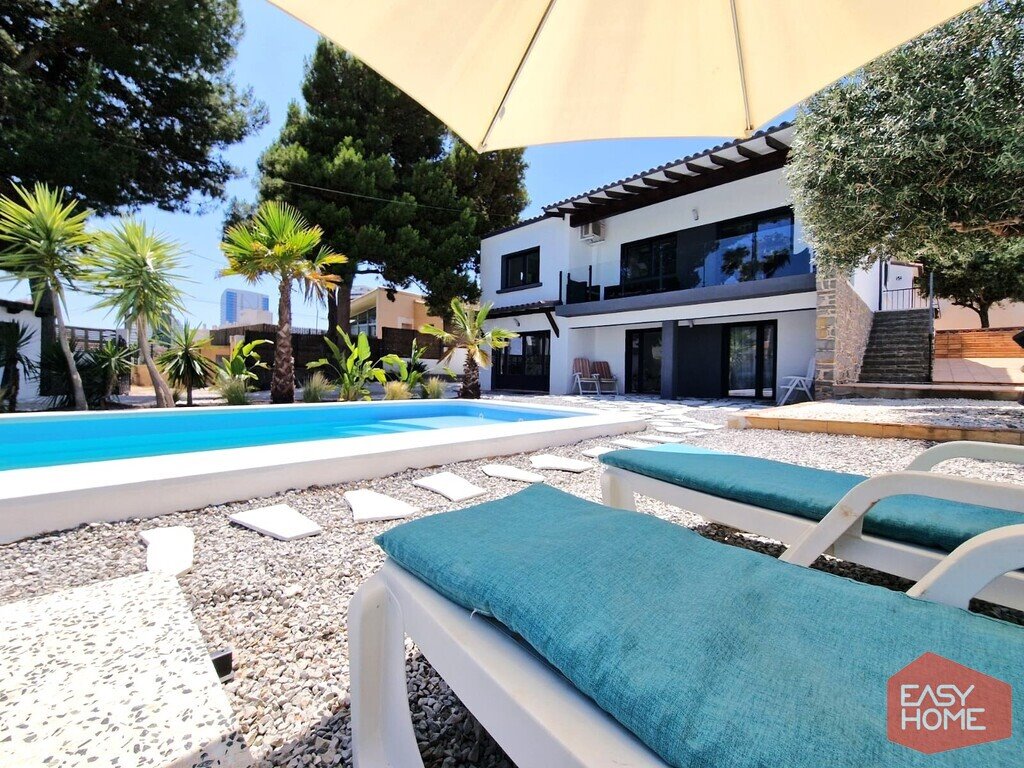 Dom na sprzedaż Hiszpania, Calp  250m2 Foto 1