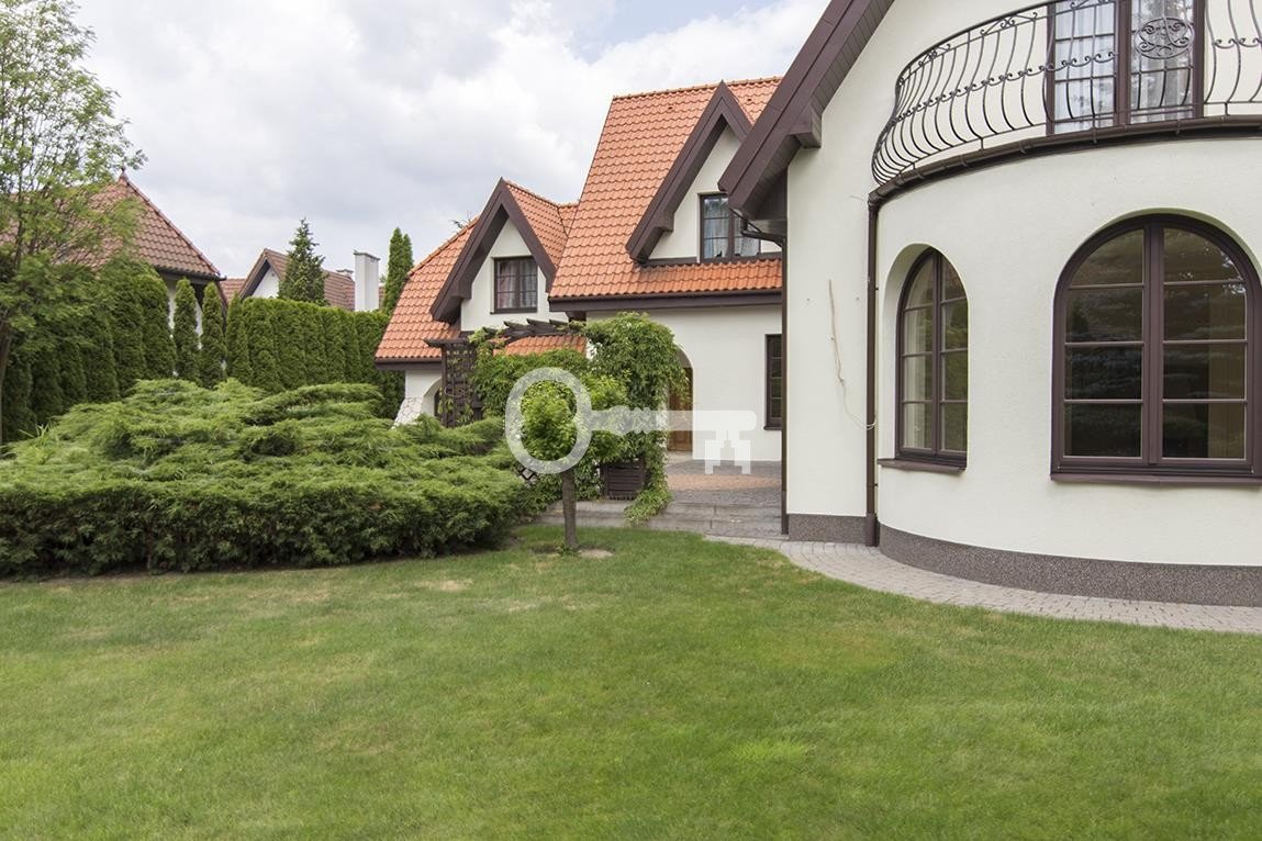 Wynajem domu z ogrodem, sauną i garażem 350 m2 Konstancin-Jeziorna, Konstancin  350m2 Foto 1