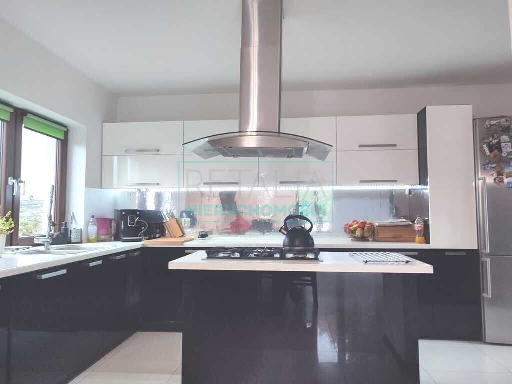 Przestronny dom 245 m2 z garażem i balkonami w Pawłowicach Pawłowice  245m2 Foto 1