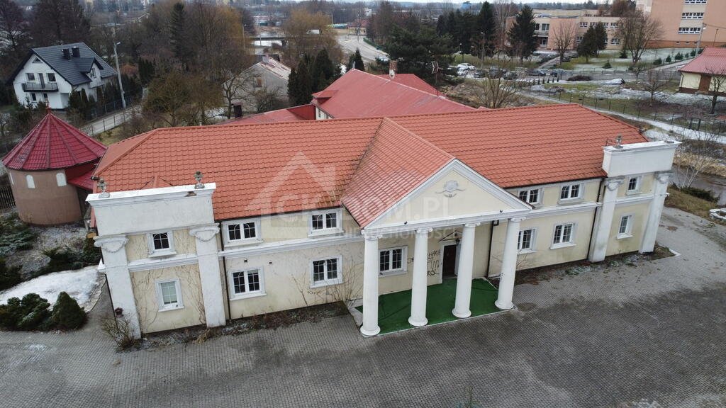 Zabytkowy pałac z 1895 r. 900 m², funkcje weselne i komercyjne Staszów  900m2 Foto 1
