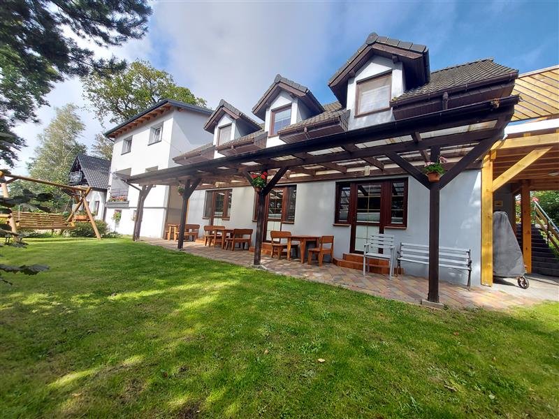 Pensjonat z 3 budynkami, 20 pokoi, ogród, blisko plaży Dąbki, Polna  332m2 Foto 1