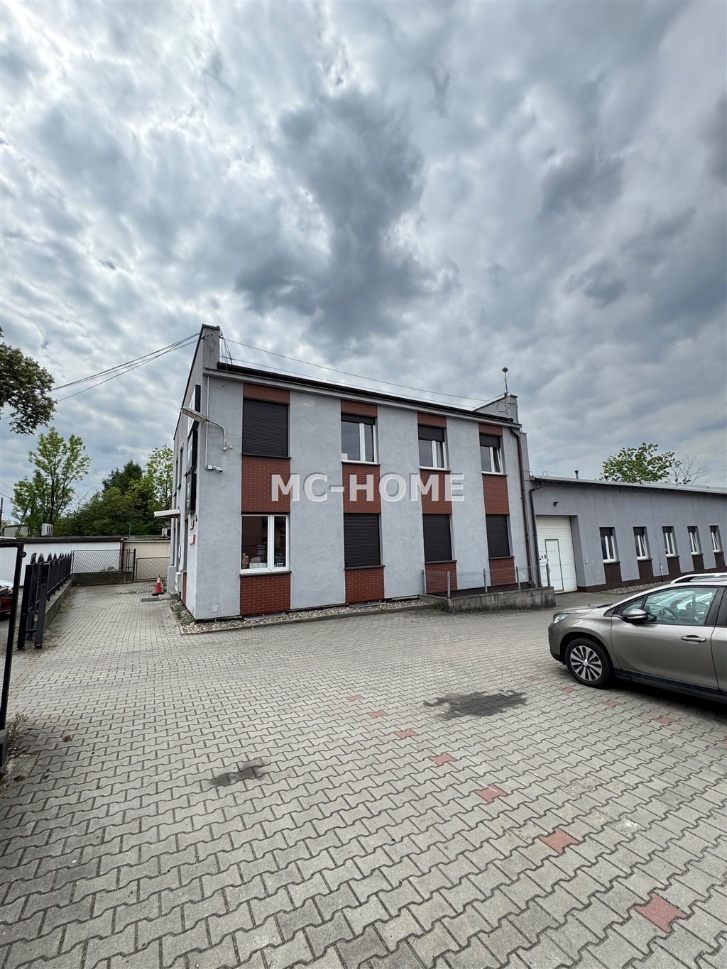 Polecam przestronne biuro 370 m² z parkingiem i monitoringiem Katowice, Dąbrówka Mała, Siemianowicka  370m2 Foto 1