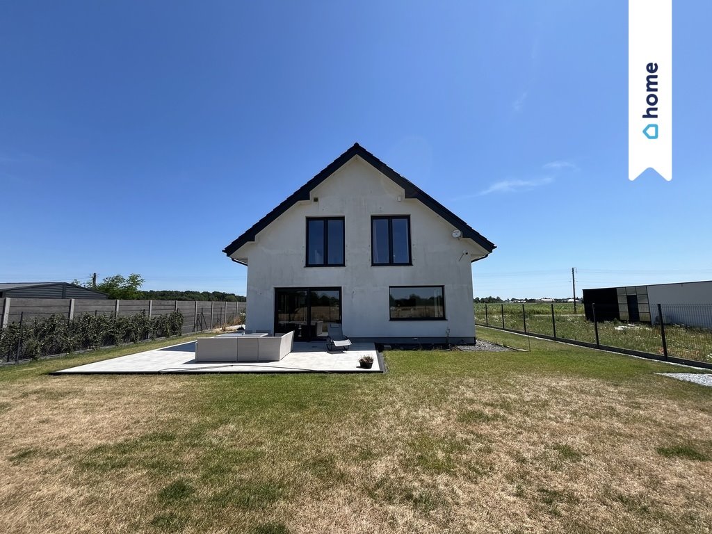 Zapraszam do obejrzenia nowoczesnego domu 200 m² z fotowoltaiką i pompą ciepła Opole, Czarnowąsy  200m2 Foto 1