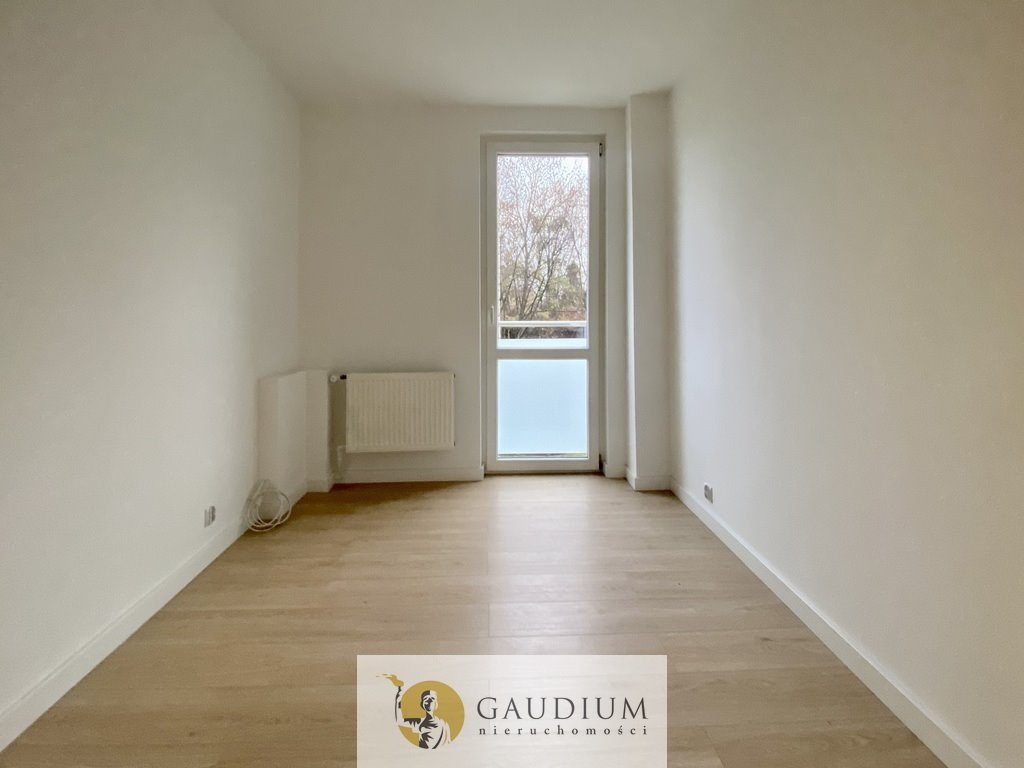 Mieszkanie trzypokojowe na sprzedaż Gdynia, Leszczynki, Osada Kolejowa  30m2 Foto 1