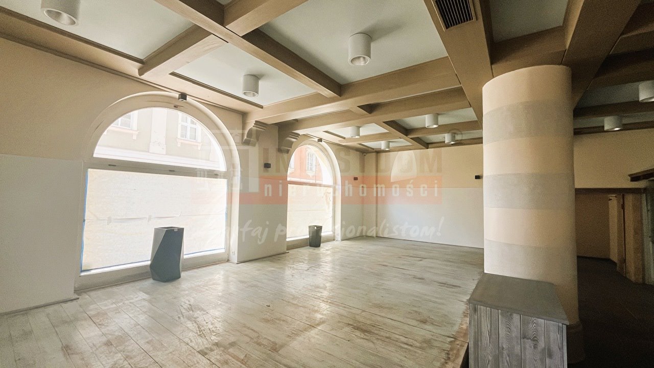 Lokal gastronomiczny na Rynku z ogródkiem i dużymi witrynami Opole, Rynek  156m2 Foto 1