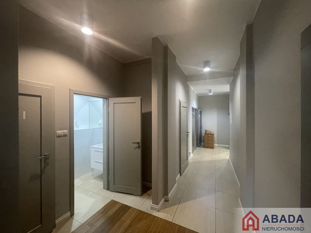 Nowoczesny lokal biurowy 160 m2 z parkingiem w Piasecznie Piaseczno  160m2 Foto 1