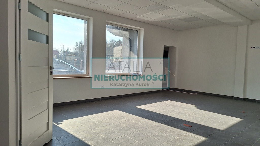 Na wynajem przestronny lokal 70 m² z dużym parkingiem w Grodzisku Grodzisk Mazowiecki  70m2 Foto 1