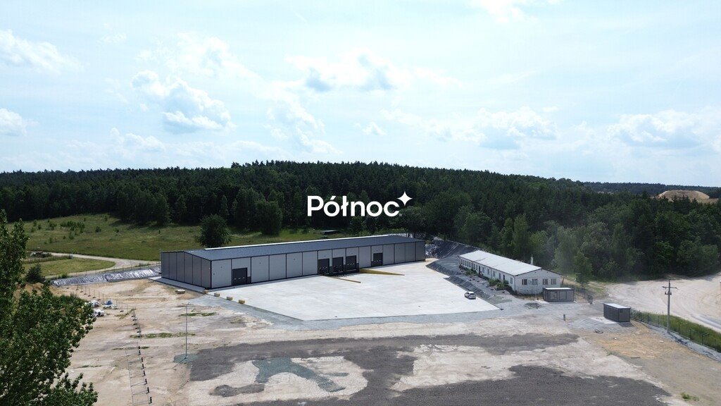 Sprzedaż: Duża hala 2700 m2 + działka 30 700 m2, Okmiany Okmiany  2 700m2 Foto 1