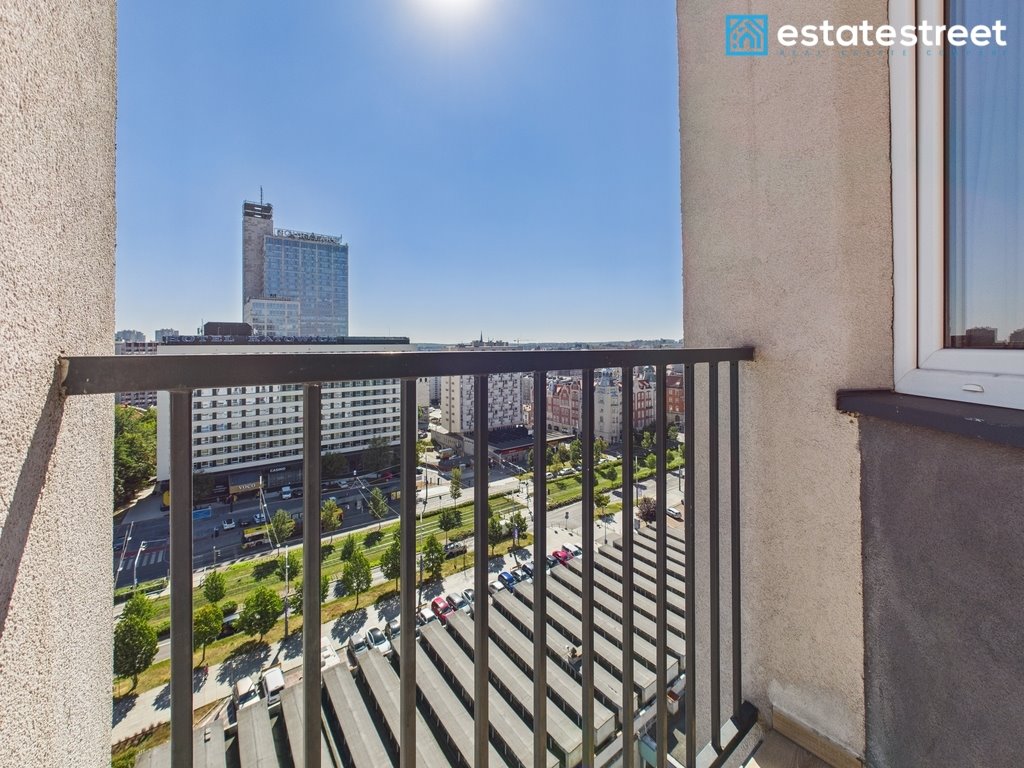 Widok z 13 piętra! 2-pokojowe mieszkanie w centrum Katowic Katowice, Śródmieście, Aleja Wojciecha Korfantego  38m2 Foto 1