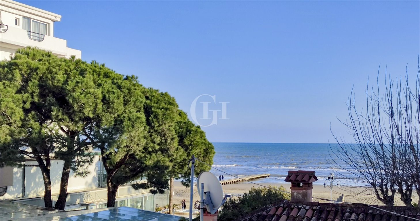 Mieszkanie dwupokojowe na sprzedaż Włochy, Jesolo Lido  65m2 Foto 1