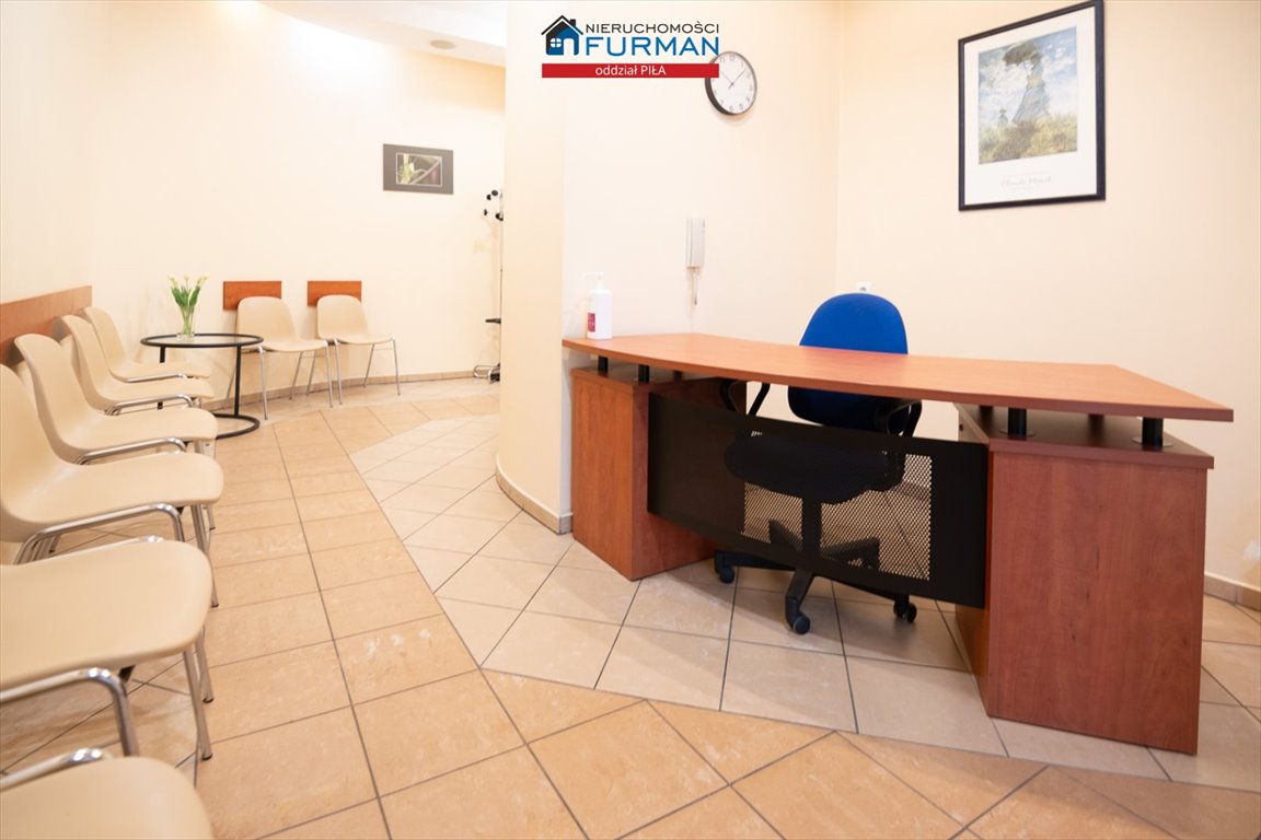 Lokal użytkowy 70,72 m² z gabinetami i dostępem dla niepełnosprawnych Piła  71m2 Foto 1