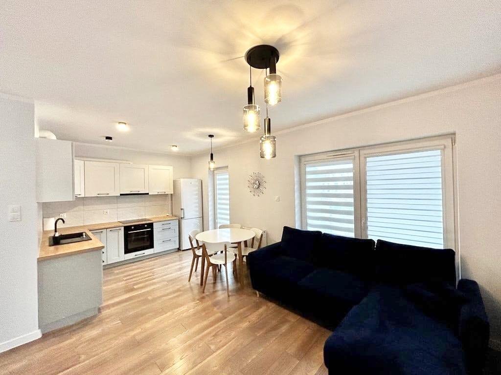 Mieszkanie czteropokojowe  na wynajem Rzeszów, Zaciszna  66m2 Foto 1