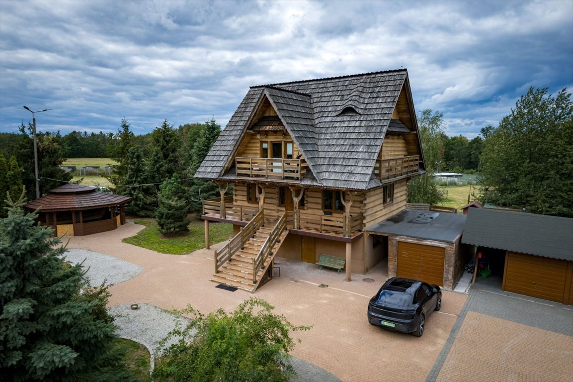 Urokliwy dom z bali 240 m² (Mąkosy Nowe) z góralskim klimatem Mąkosy Nowe, 44  240m2 Foto 1