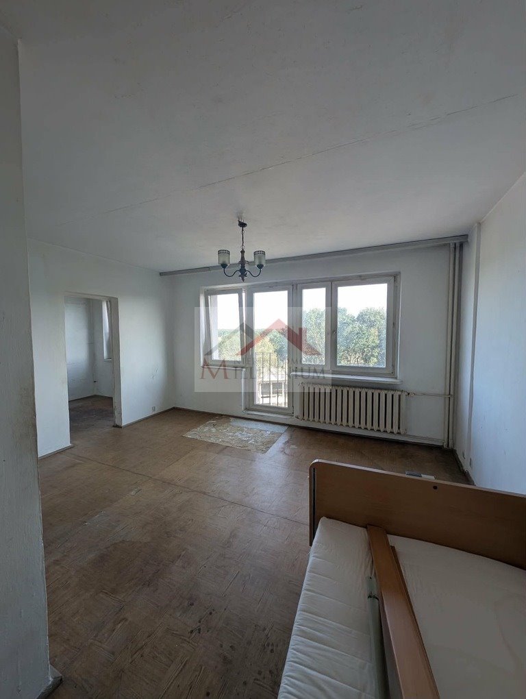 Polecam 31 m² mieszkanie do remontu z dużymi oknami w Legionowie Legionowo, Cypriana Kamila Norwida  31m2 Foto 1
