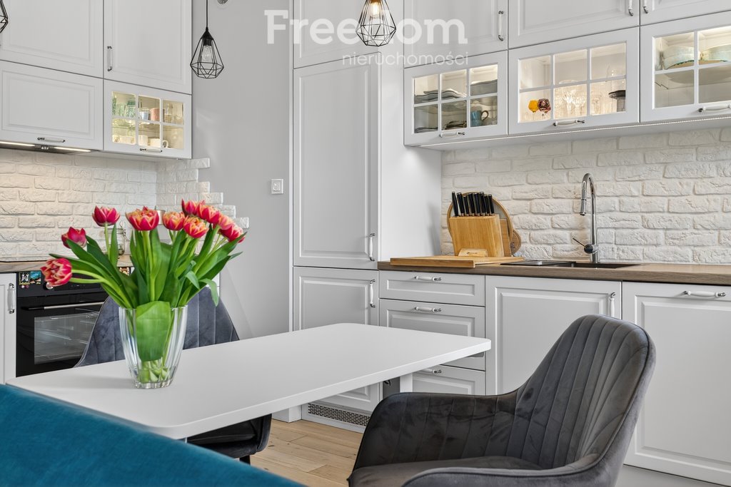 Do sprzedania eleganckie 3-pokojowe mieszkanie z ogrodem i garażem Warszawa, Wilanów, Błonia Wilanowskie, Adama Branickiego  68m2 Foto 1
