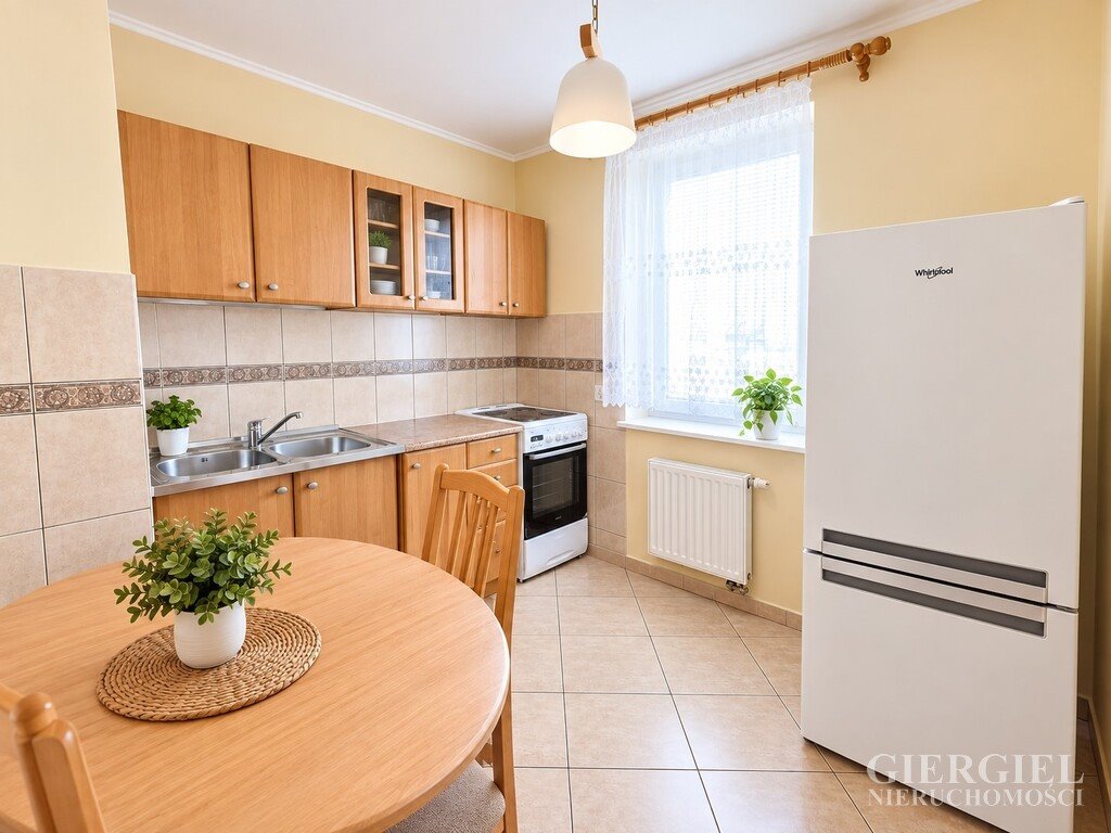 Przytulne 35 m2 z garażem, blisko centrum Rzeszowa: Rzeszów: Ofiar Katynia