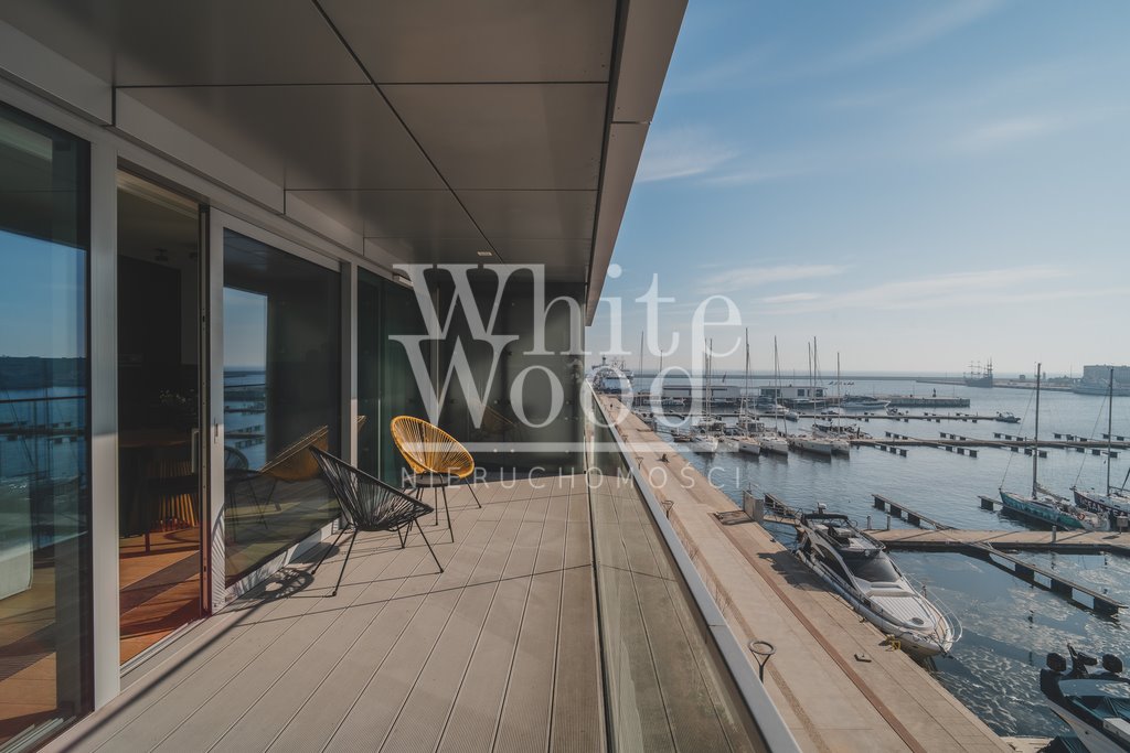 Sprzedam luksusowy apartament z widokiem na marinę i morze Gdynia, Śródmieście, Arkadiusza Rybickiego  64m2 Foto 1