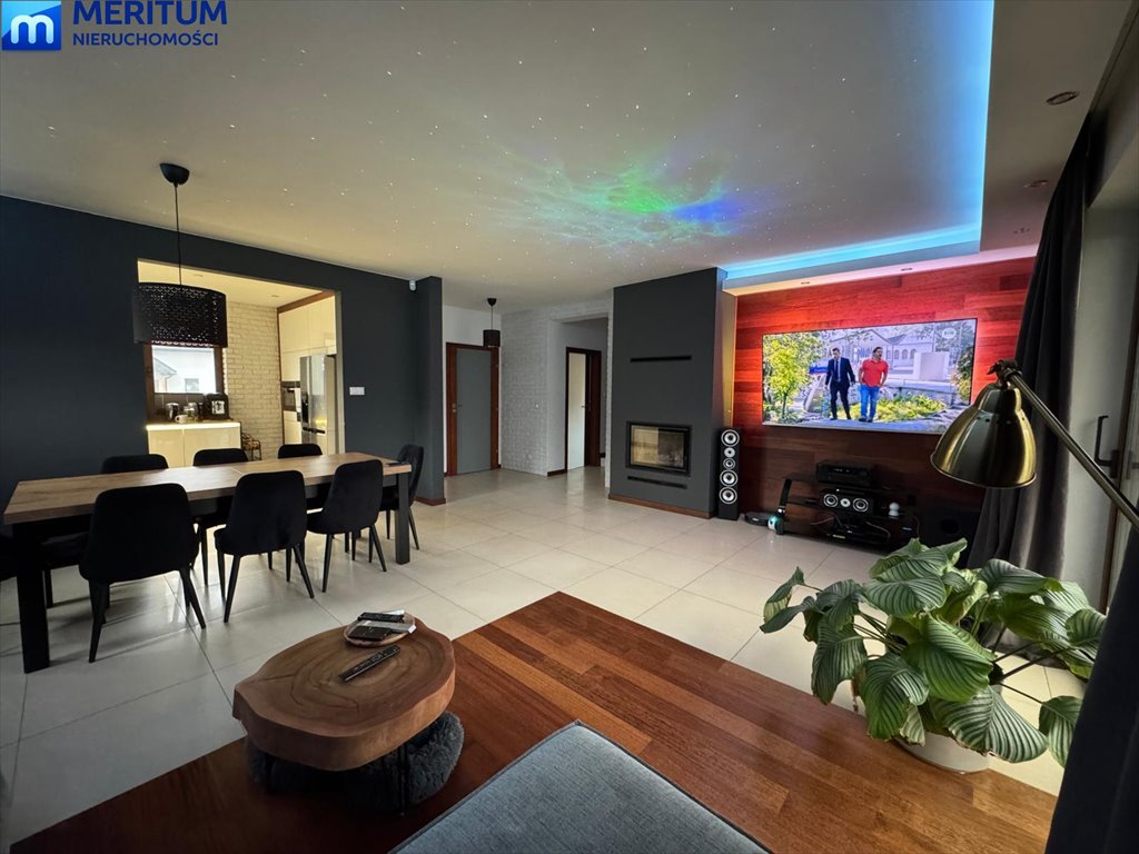 Przestronny dom 220 m2 z ogrodem, garażem i nowoczesnym wyposażeniem Osowiec  220m2 Foto 1