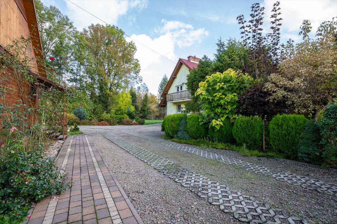 Zadbany dom 160,9 m2 na dużej działce 2972 m2 w Brzeźnicy Brzeźnica, Krakowska  161m2 Foto 1