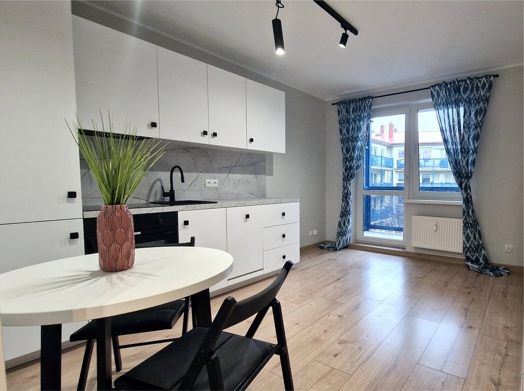 Komfortowe 2-pokojowe mieszkanie z balkonem, po remoncie Swarzędz, os. Tytusa Działyńskiego  30m2 Foto 1