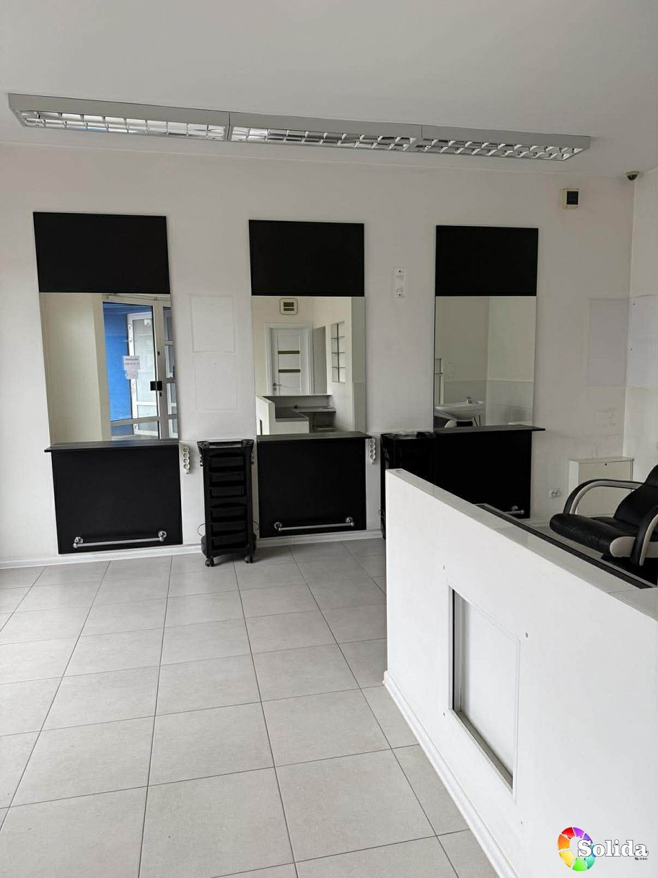 Lokal fryzjerski z witryną, 34 m2, gotowy do wejścia Jelenia Góra, Jelenia Góra  33m2 Foto 1