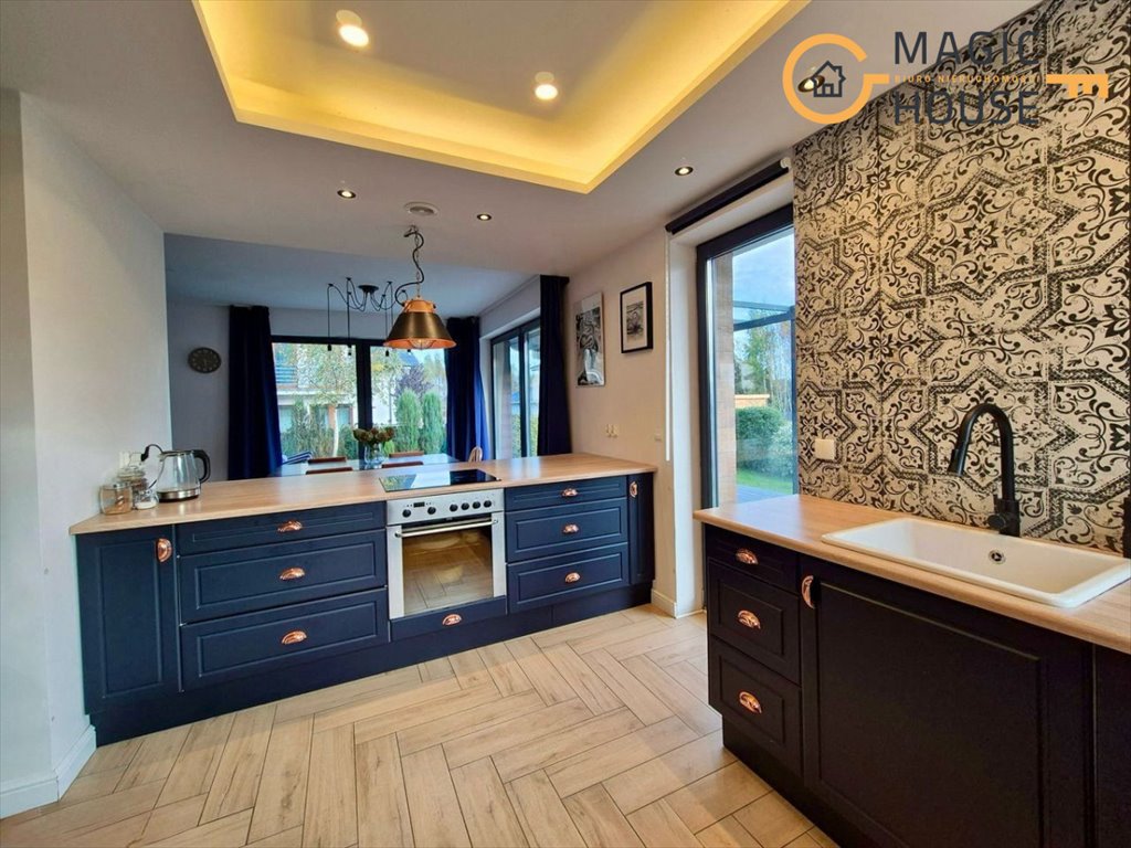 Nowoczesny dom z częścią usługową, 155 m², Banino Banino, Tuchomska  155m2 Foto 1